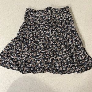 Cute casual floral skirt with adjustable ties in the back